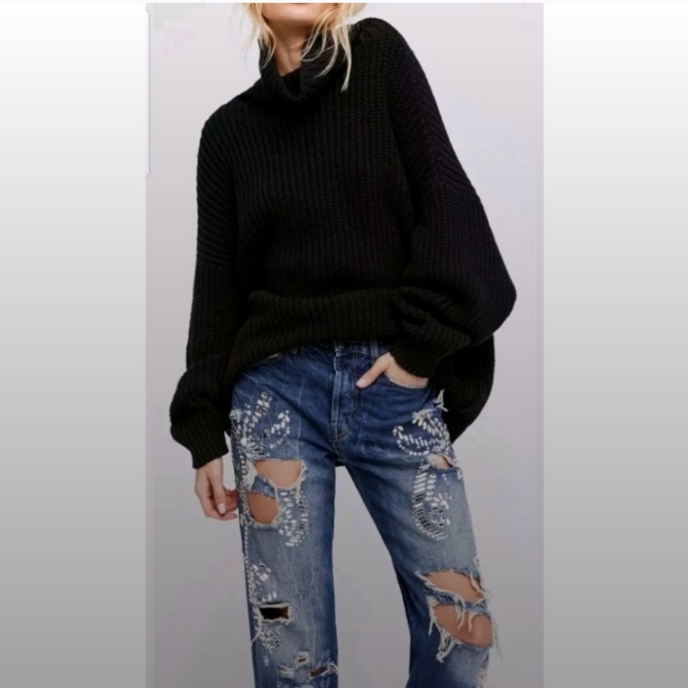 NWOT Free People embellished boyfriend jeans